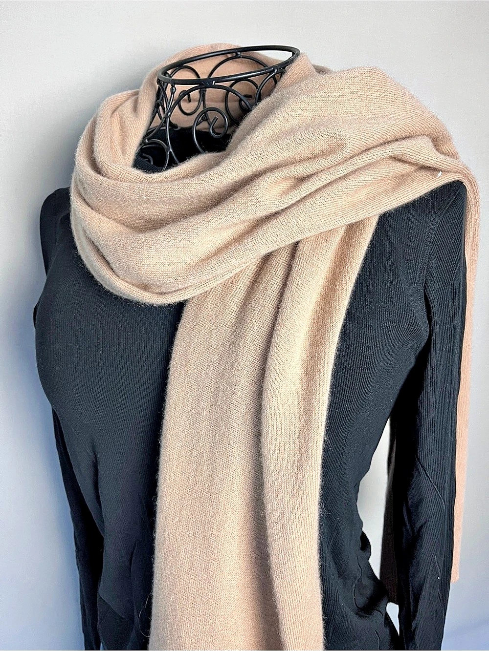 Club Monaco 100% Cashmere Kensington Scarf Camel Ribbed Edge NWT